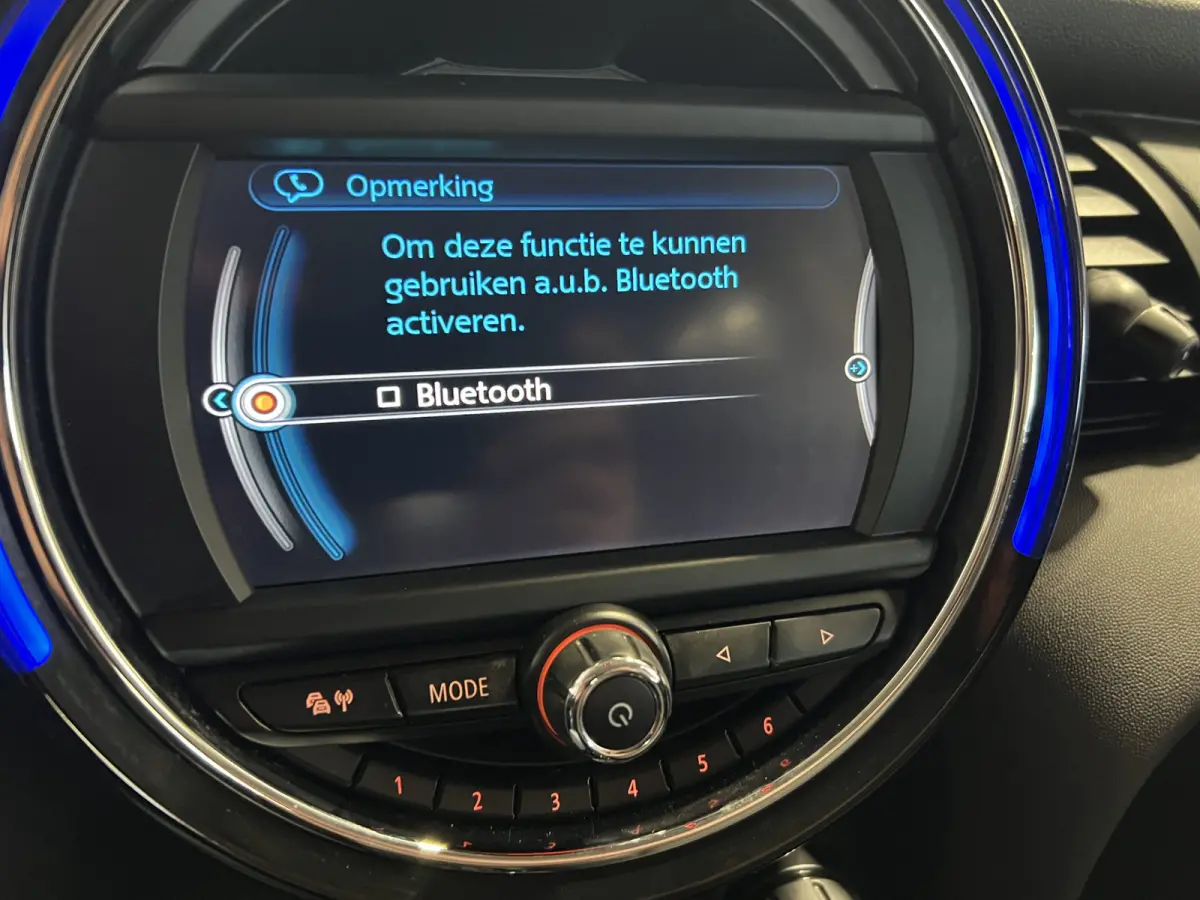 1.2 One Salt Business | Navigatie | LM Velgen 17" | Cruise Control | PDC Achter | Airco |