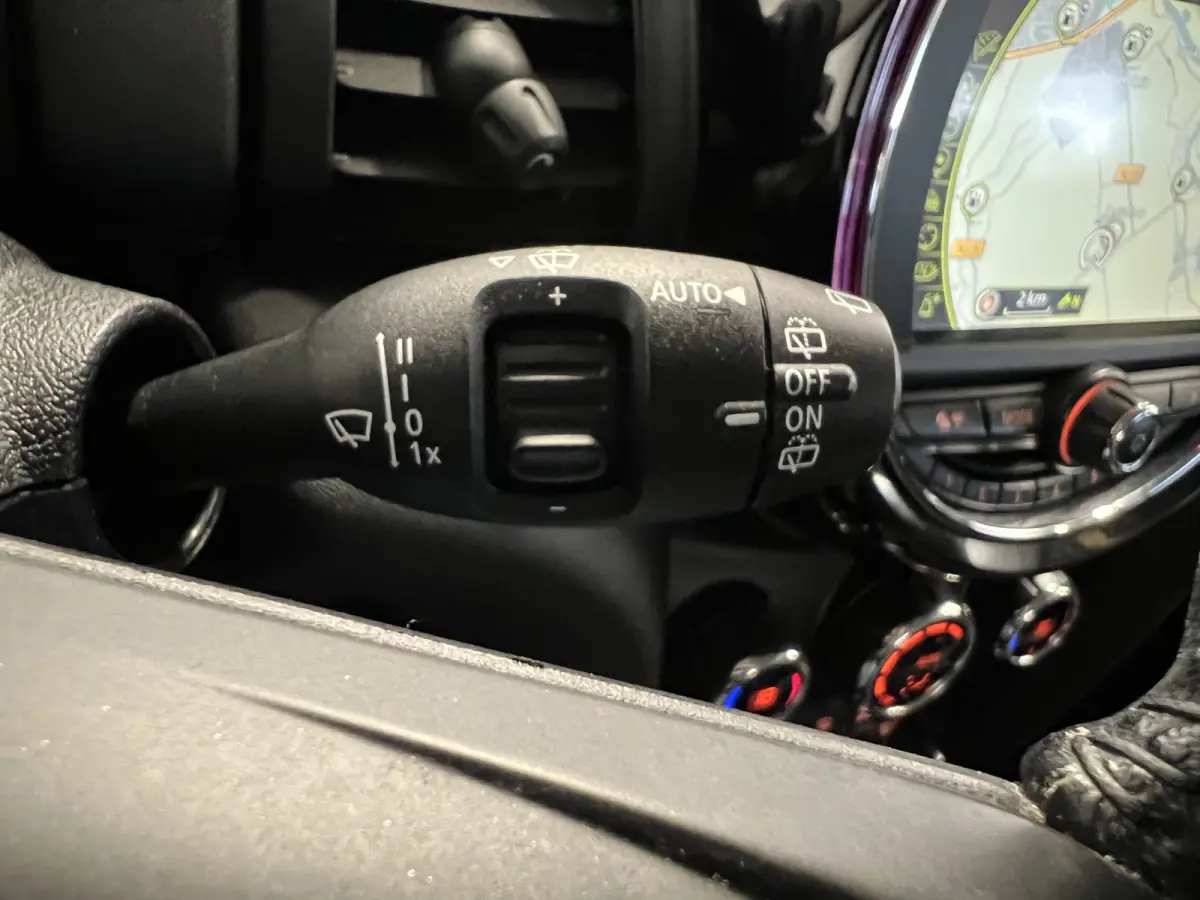 1.2 One Salt Business | Navigatie | LM Velgen 17" | Cruise Control | PDC Achter | Airco |