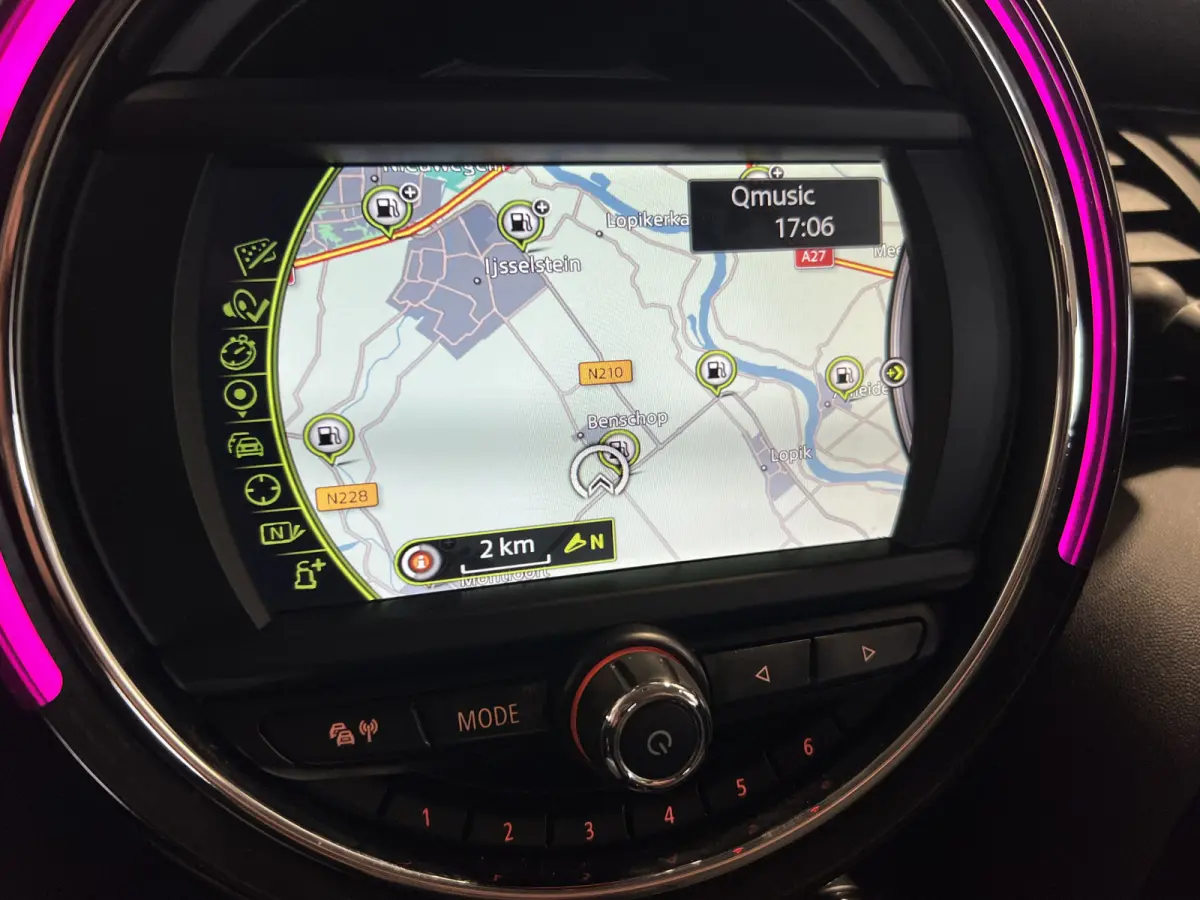 1.2 One Salt Business | Navigatie | LM Velgen 17" | Cruise Control | PDC Achter | Airco |