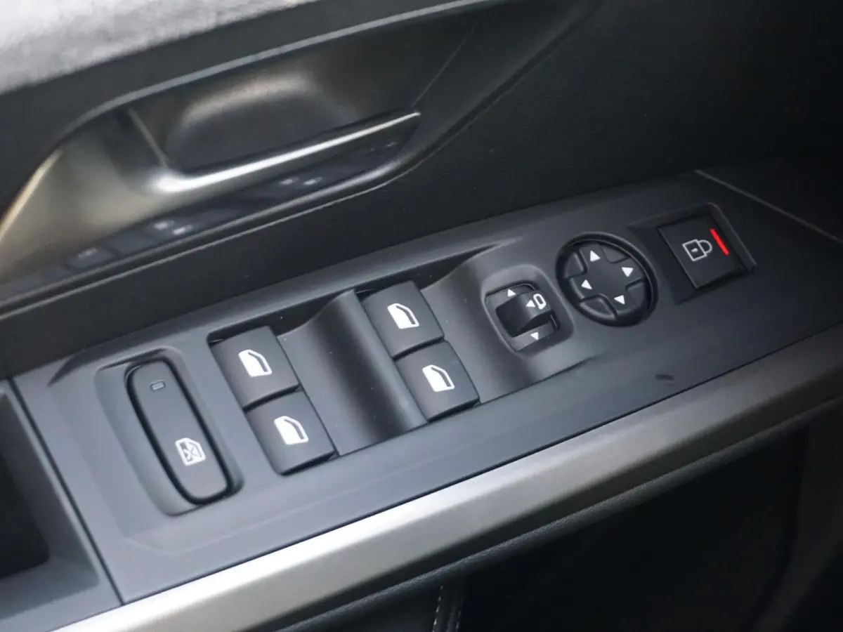 1.6 Plug-in Hybrid 195 Allure 7p | Apple Carplay/Android Auto | Winterpakket