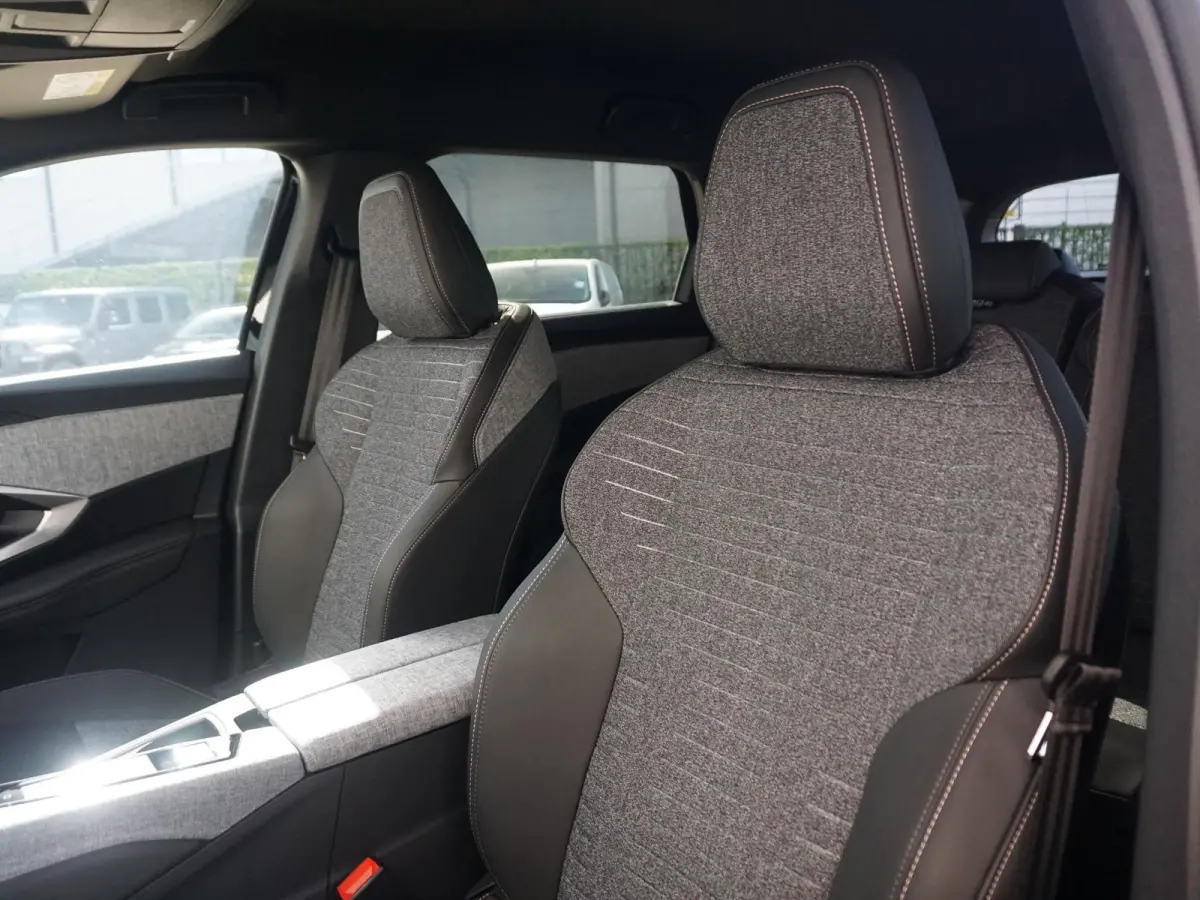 1.6 Plug-in Hybrid 195 Allure 7p | Apple Carplay/Android Auto | Winterpakket