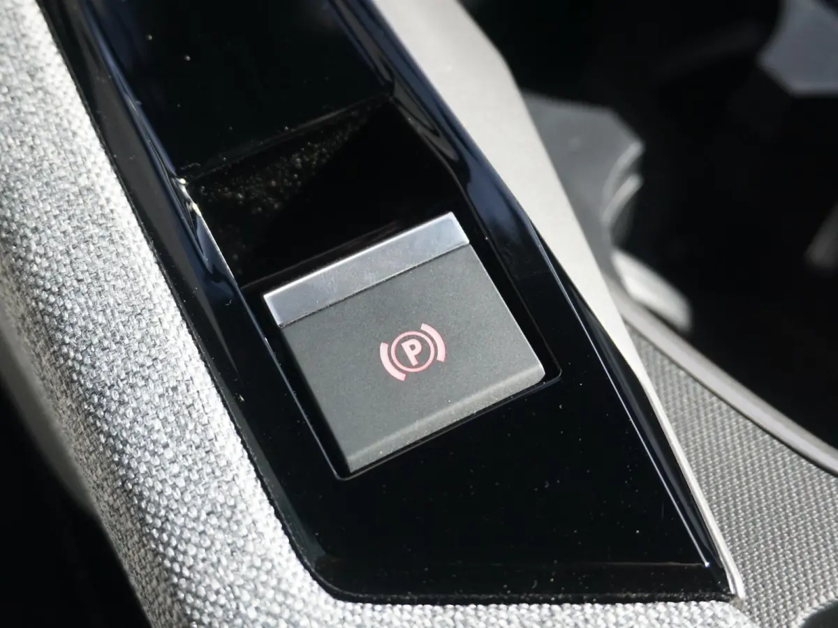 1.6 Plug-in Hybrid 195 Allure 7p | Apple Carplay/Android Auto | Winterpakket