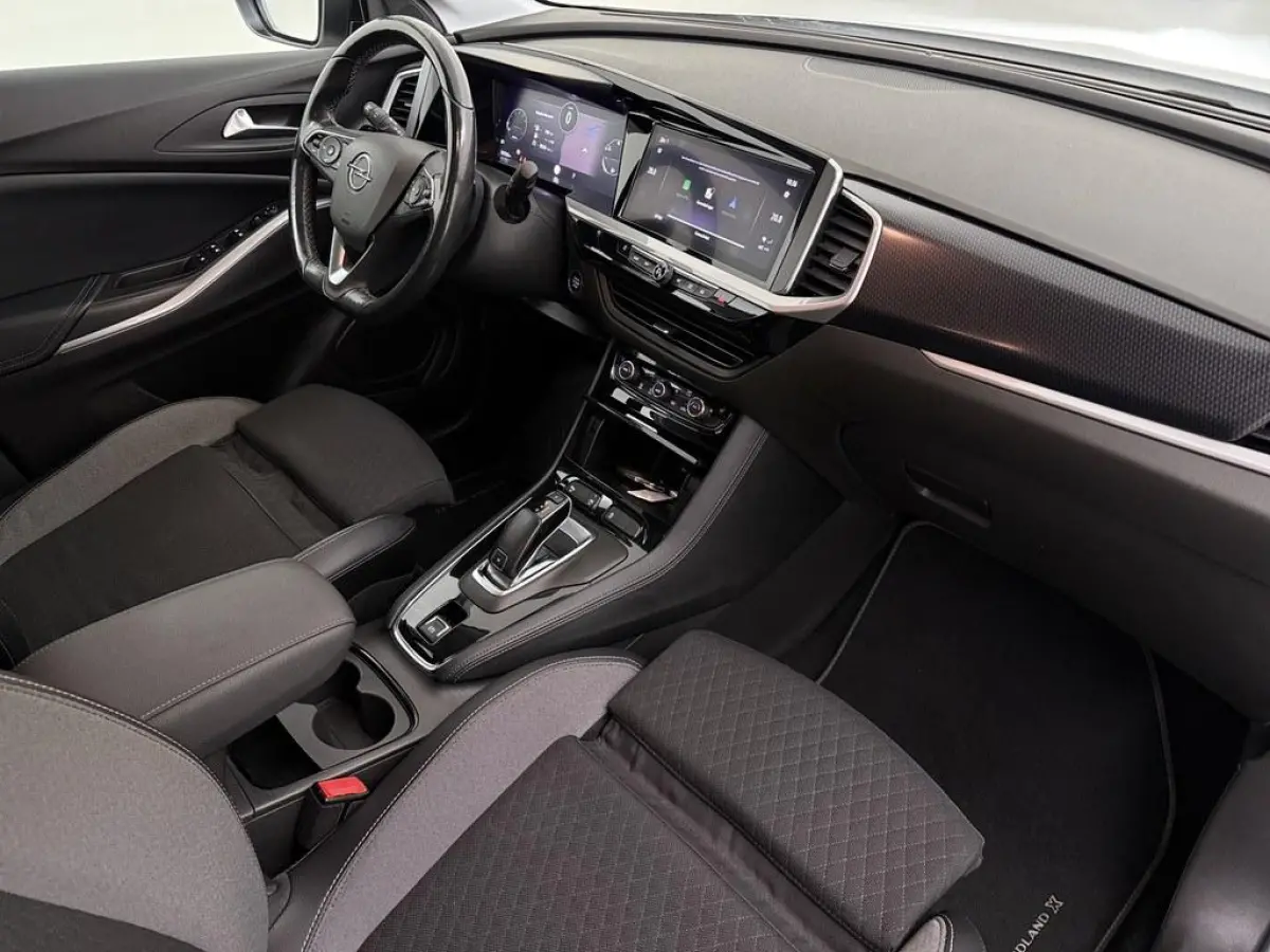 1.2 Turbo Automaat GS Line Trekhaak/Winterpakket/ Camera/Nav/Vc/Ecc/Keyless