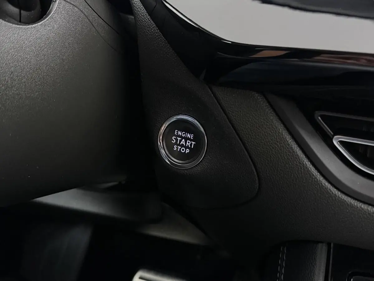 1.2 Turbo Automaat GS Line Trekhaak/Winterpakket/ Camera/Nav/Vc/Ecc/Keyless