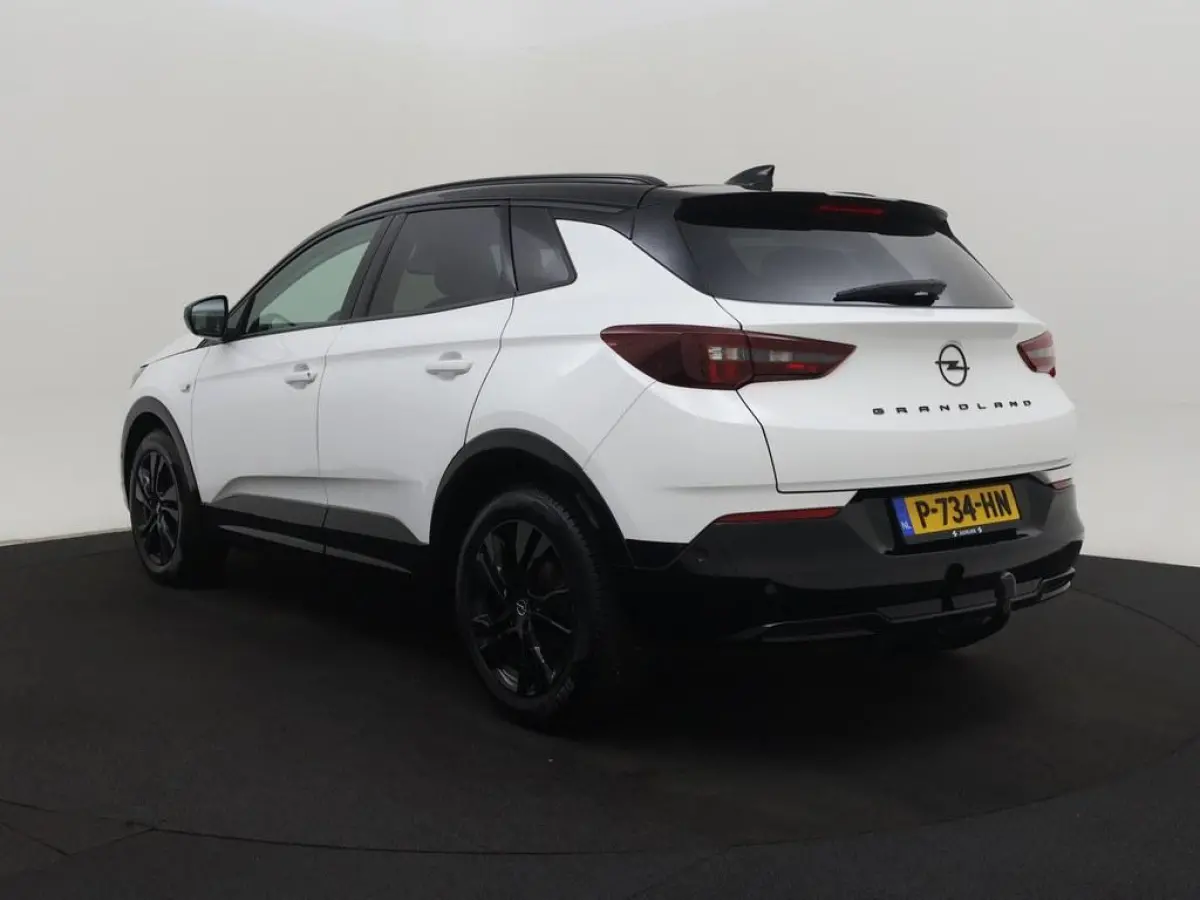 1.2 Turbo Automaat GS Line Trekhaak/Winterpakket/ Camera/Nav/Vc/Ecc/Keyless