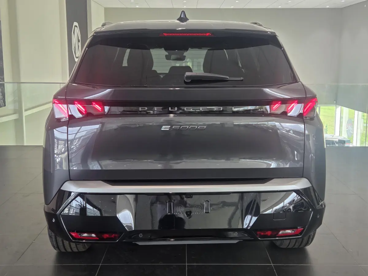 GT 73 kWh 7p | 360 Camera | Alcantara bekleding | Massage/ventilatie en verwarmde stoelen | Panoramadak | Nu te bestellen!