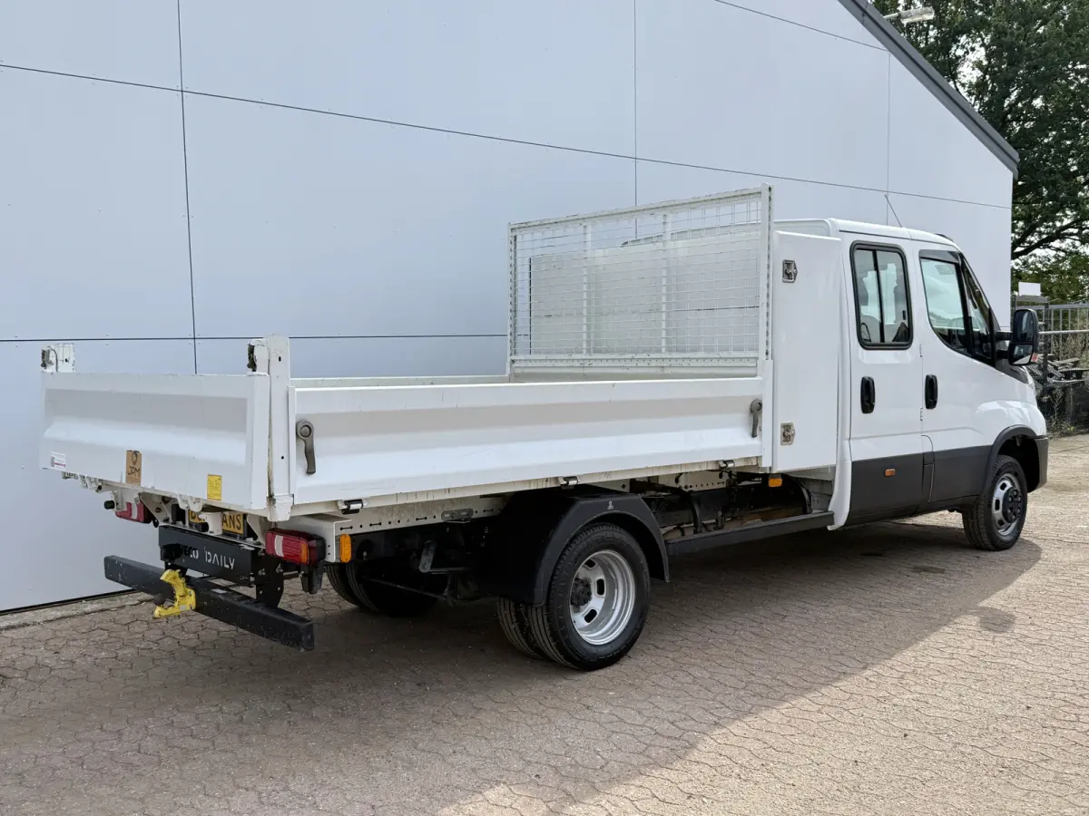 35C16 3.0 Dubbele Cabine Kipper Dubbellucht 3,5t Trekhaak 6 Stoelen Airco Cruise Control Luchtgeveerde stoel Benne Tipper