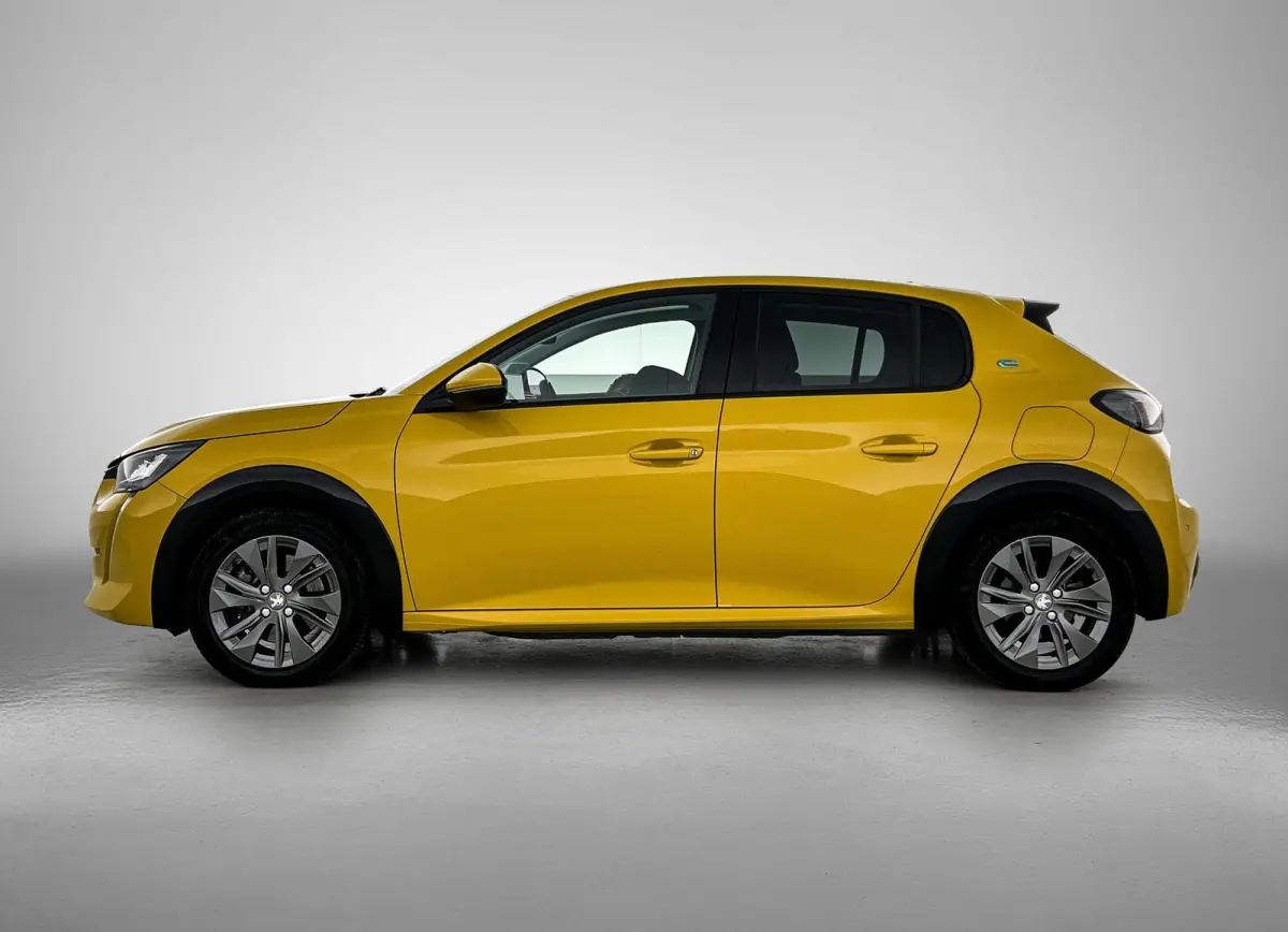 EV Allure Pack 50 kWh 136pk | Accu 91% | Navigatie | Achteruitrijcamera | 3D Cockpit | Climate Control | Adaptieve Cruise Control | Parkeersensoren | Stof/kunstleder | Keyless start | Apple 