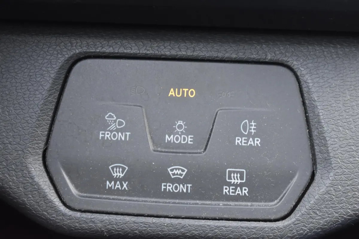 First Max 77 kWh | Head-Up display | Stoelmassage | Pano |
