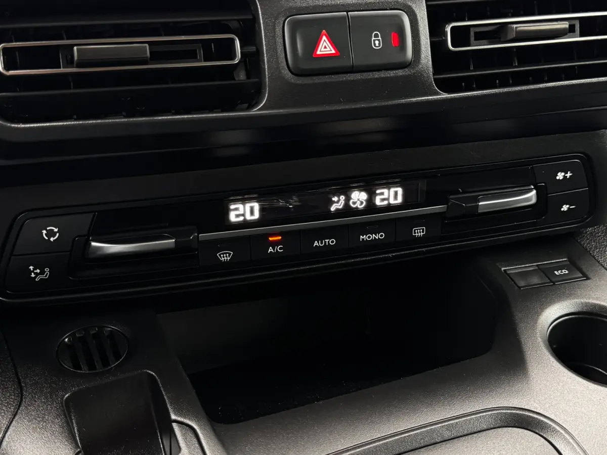 1.2 PureTech Allure | Automaat | Trekhaak | Distributieriem vervangen| Camera | Climate Control
