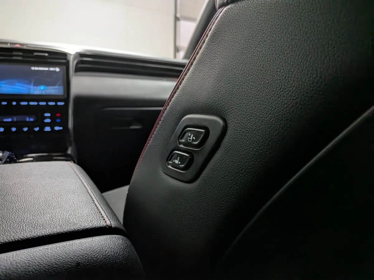 1.6 T-GDI PHEV N Line 4WD | Adaptive Cruise | Stoelventilatie | Stoelverwarming | 360 Camera | Lederen bekleding | Elektrische Stoelen | Keyless | Elektr Achterklep