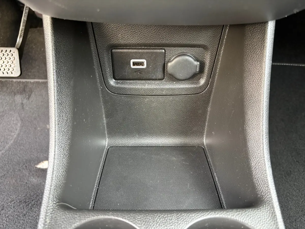 1.0 75PK Innovation | VOORSTOELEN VERWARMD| CRUISE CONTROL| PARKEERSENSOREN ACHTER| CLIMATE CONTROL