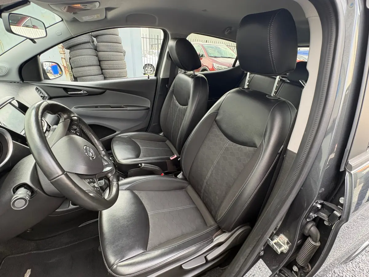1.0 75PK Innovation | VOORSTOELEN VERWARMD| CRUISE CONTROL| PARKEERSENSOREN ACHTER| CLIMATE CONTROL