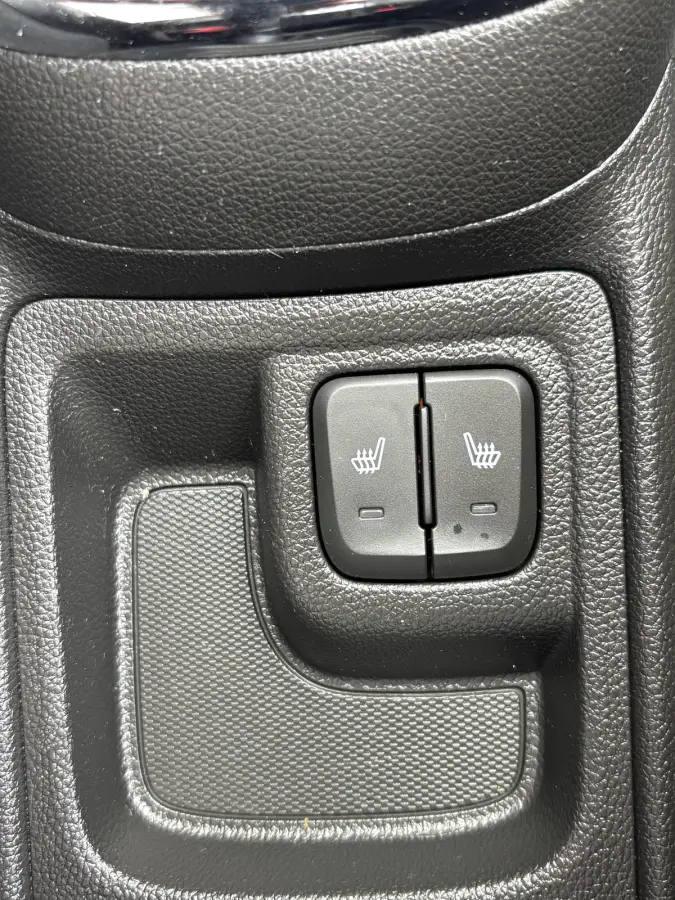 1.0 75PK Innovation | VOORSTOELEN VERWARMD| CRUISE CONTROL| PARKEERSENSOREN ACHTER| CLIMATE CONTROL