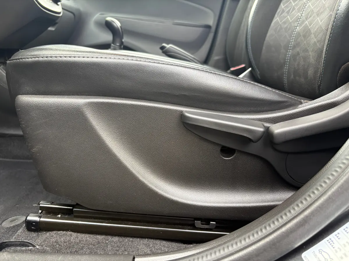 1.0 75PK Innovation | VOORSTOELEN VERWARMD| CRUISE CONTROL| PARKEERSENSOREN ACHTER| CLIMATE CONTROL