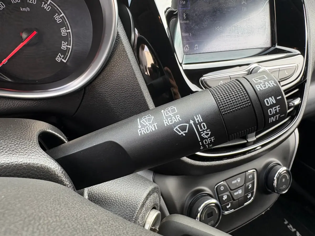 1.0 75PK Innovation | VOORSTOELEN VERWARMD| CRUISE CONTROL| PARKEERSENSOREN ACHTER| CLIMATE CONTROL