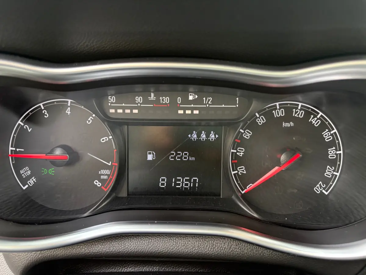 1.0 75PK Innovation | VOORSTOELEN VERWARMD| CRUISE CONTROL| PARKEERSENSOREN ACHTER| CLIMATE CONTROL