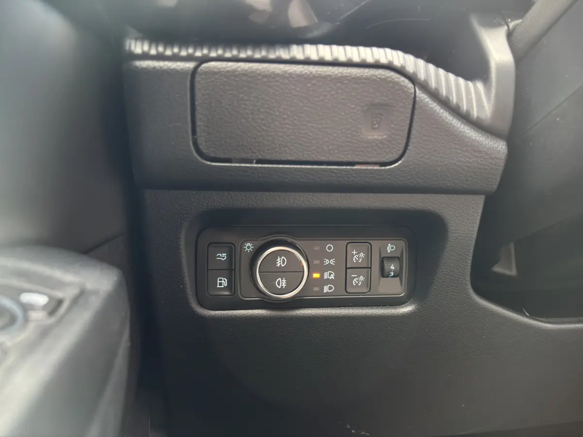 2.3 PHEV Wildtrak Plug-in Dubbel Cabine | Rollertop | 5 persoons | 3500 kg trekgewicht | Adap. Cruise Control | Winterpack | Camera |