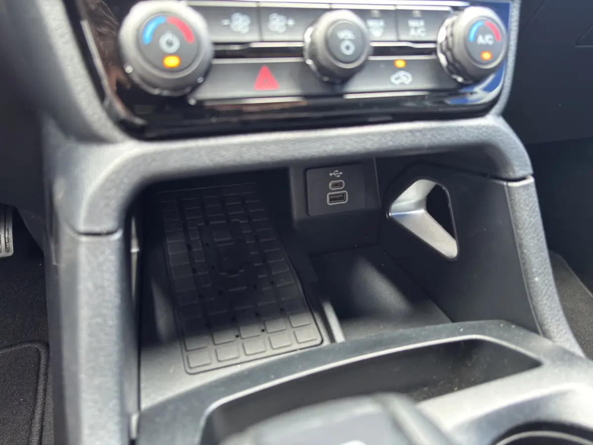 2.3 PHEV Wildtrak Plug-in Dubbel Cabine | Rollertop | 5 persoons | 3500 kg trekgewicht | Adap. Cruise Control | Winterpack | Camera |