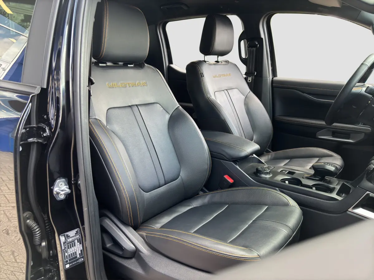 2.3 PHEV Wildtrak Plug-in Dubbel Cabine | Rollertop | 5 persoons | 3500 kg trekgewicht | Adap. Cruise Control | Winterpack | Camera |