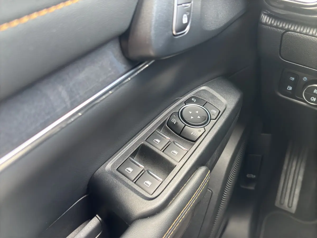 2.3 PHEV Wildtrak Plug-in Dubbel Cabine | Rollertop | 5 persoons | 3500 kg trekgewicht | Adap. Cruise Control | Winterpack | Camera |