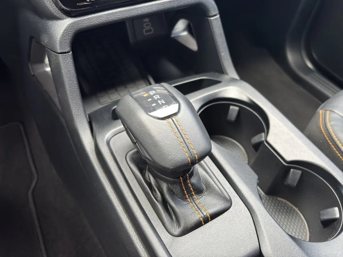 2.3 PHEV Wildtrak Plug-in Dubbel Cabine | Rollertop | 5 persoons | 3500 kg trekgewicht | Adap. Cruise Control | Winterpack | Camera |