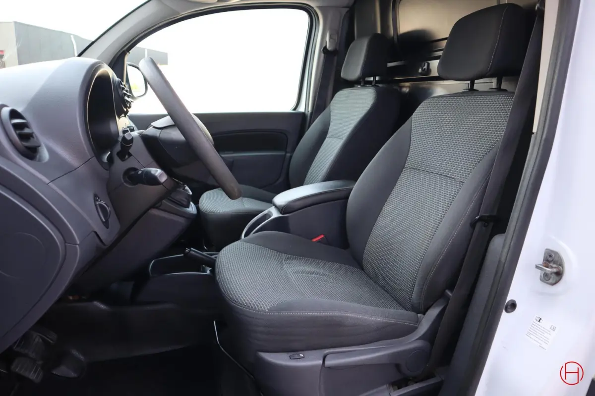 bestel 109 CDI / Airco / Cruise / Trekhaak / Stoelverwarming / 1e EIG