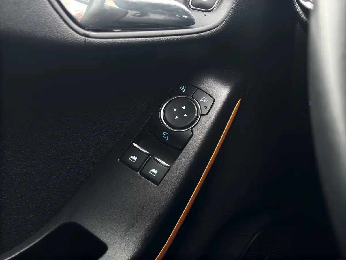1.0 Active First Edition | Trekhaak | Adap. Cruise | B&O Audio | Apple Carplay | Navigatie