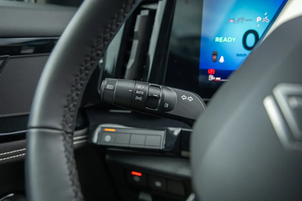 1.2 E-Tech full hybrid 200 evolution | Apple Carplay/Android Auto | LED | 18'' L.M. | ACC | Camera | Navi | Achteruitrijcamera | Apple Carplay/Android Auto|telefoonintegratie premium | Conne