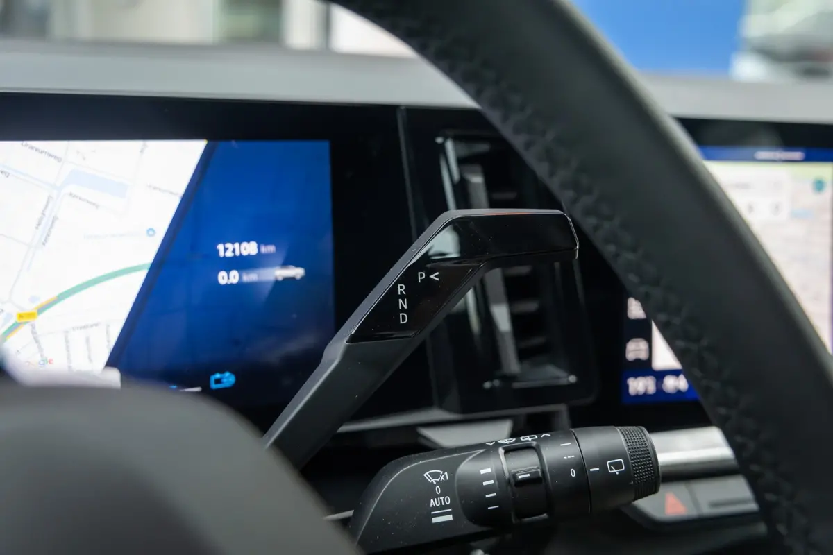 1.2 E-Tech full hybrid 200 evolution | Apple Carplay/Android Auto | LED | 18'' L.M. | ACC | Camera | Navi | Achteruitrijcamera | Apple Carplay/Android Auto|telefoonintegratie premium | Conne