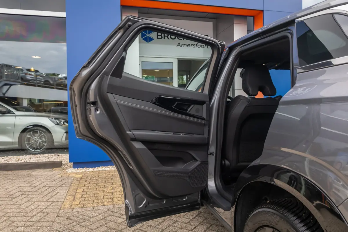 1.2 E-Tech full hybrid 200 evolution | Apple Carplay/Android Auto | LED | 18'' L.M. | ACC | Camera | Navi | Achteruitrijcamera | Apple Carplay/Android Auto|telefoonintegratie premium | Conne