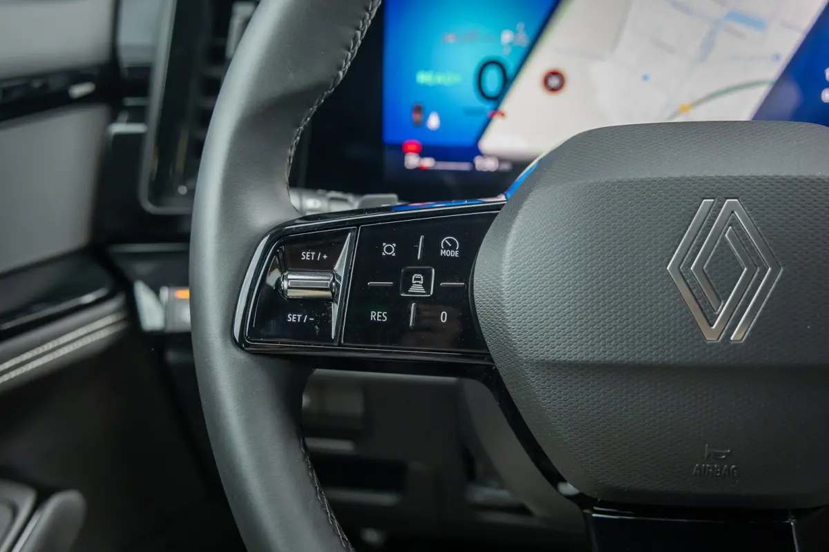 1.2 E-Tech full hybrid 200 evolution | Apple Carplay/Android Auto | LED | 18'' L.M. | ACC | Camera | Navi | Achteruitrijcamera | Apple Carplay/Android Auto|telefoonintegratie premium | Conne