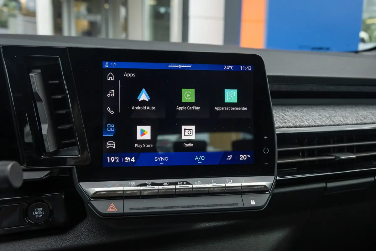 1.2 E-Tech full hybrid 200 evolution | Apple Carplay/Android Auto | LED | 18'' L.M. | ACC | Camera | Navi | Achteruitrijcamera | Apple Carplay/Android Auto|telefoonintegratie premium | Conne
