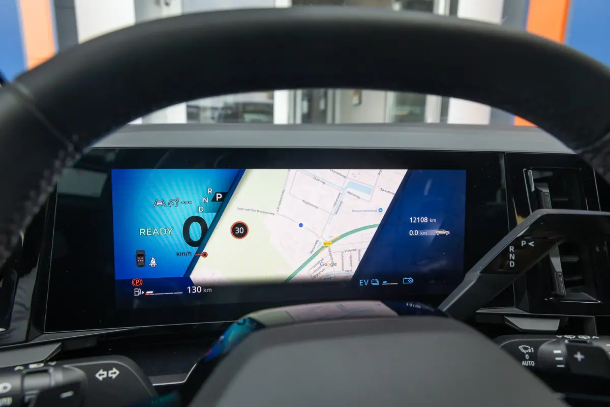 1.2 E-Tech full hybrid 200 evolution | Apple Carplay/Android Auto | LED | 18'' L.M. | ACC | Camera | Navi | Achteruitrijcamera | Apple Carplay/Android Auto|telefoonintegratie premium | Conne