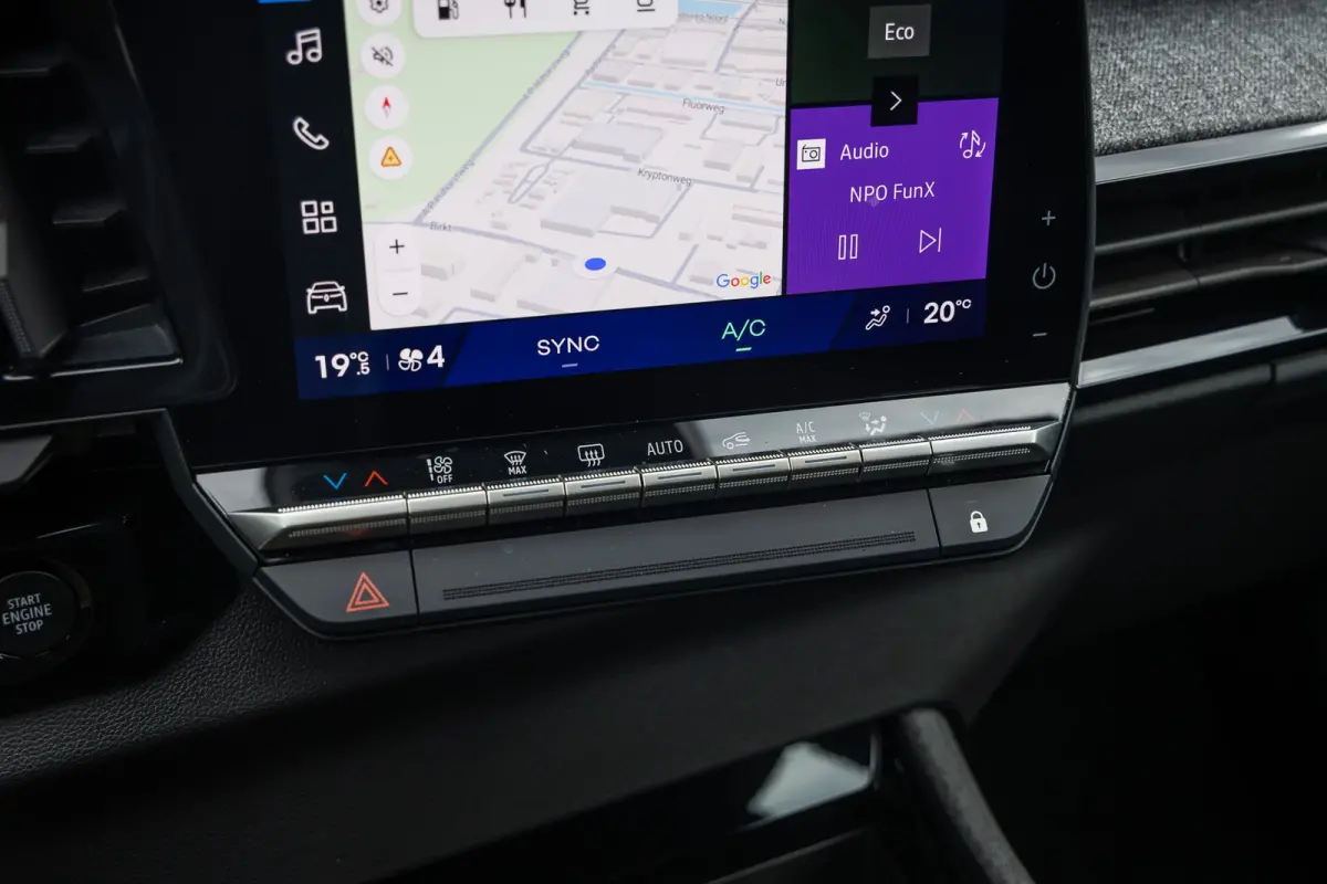 1.2 E-Tech full hybrid 200 evolution | Apple Carplay/Android Auto | LED | 18'' L.M. | ACC | Camera | Navi | Achteruitrijcamera | Apple Carplay/Android Auto|telefoonintegratie premium | Conne