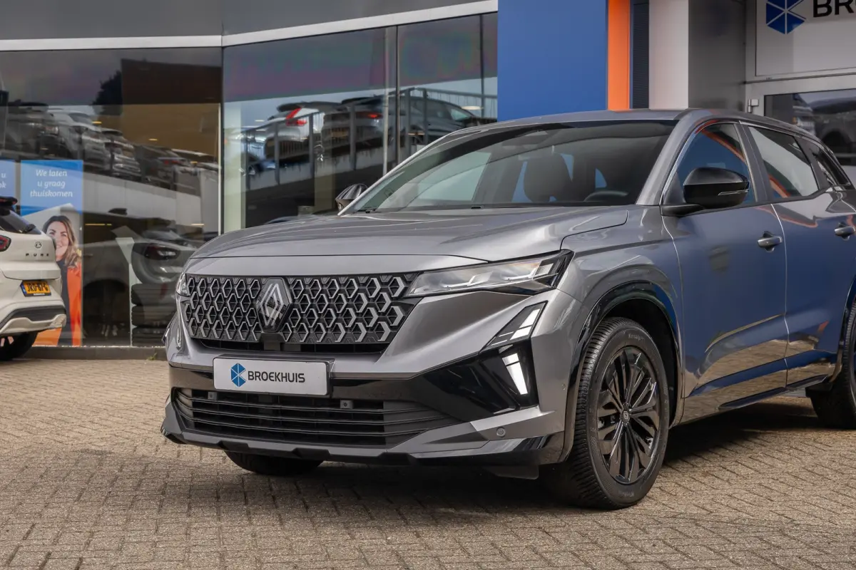 1.2 E-Tech full hybrid 200 evolution | Apple Carplay/Android Auto | LED | 18'' L.M. | ACC | Camera | Navi | Achteruitrijcamera | Apple Carplay/Android Auto|telefoonintegratie premium | Conne