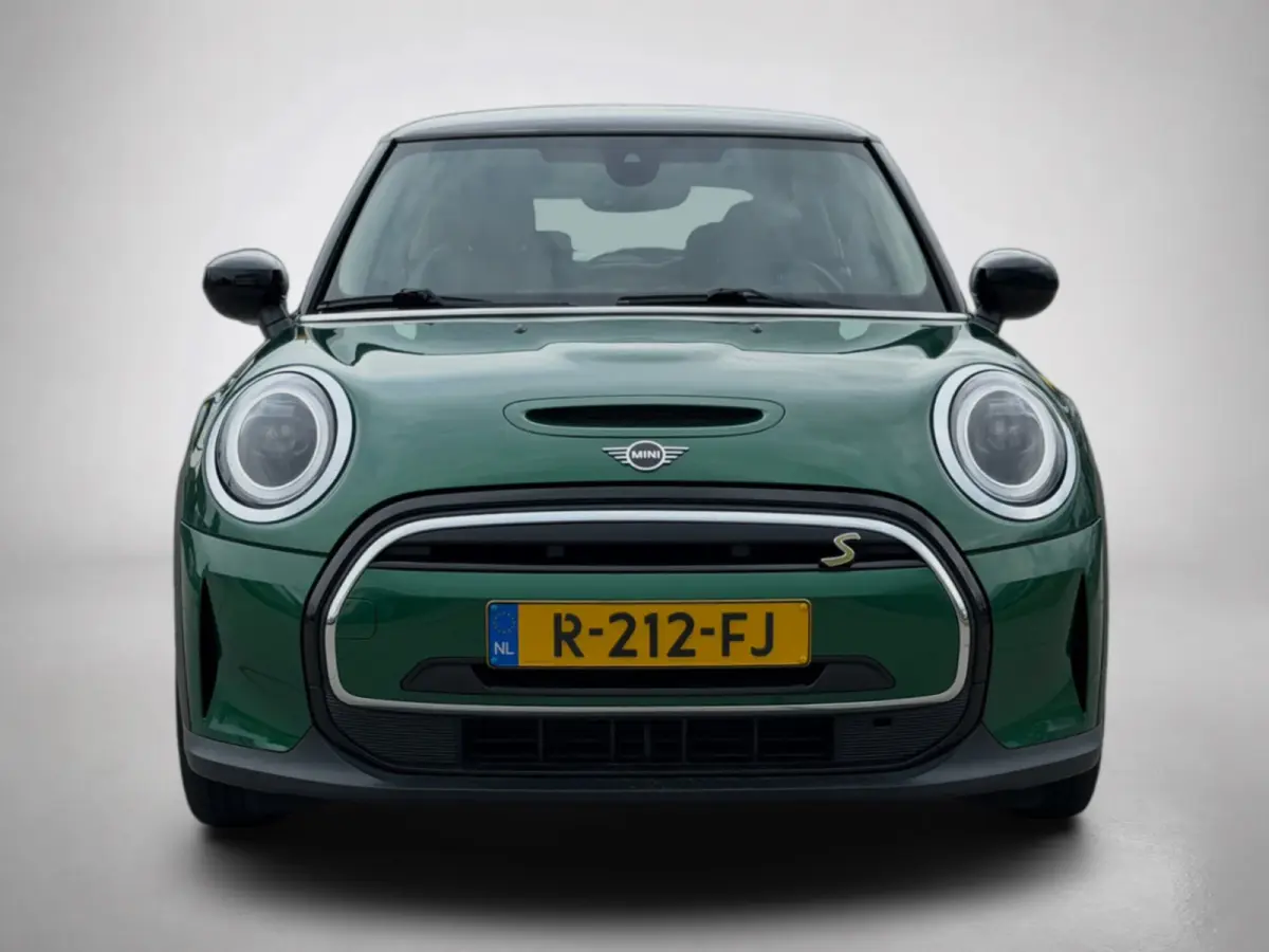 Camden Edition 33 kWh SoH 96% (NL-auto, 1e Eig, Dealer OndH, Carplay, StoelV, PDC, Navi, ClimateCon, CruiseCon, Etc)