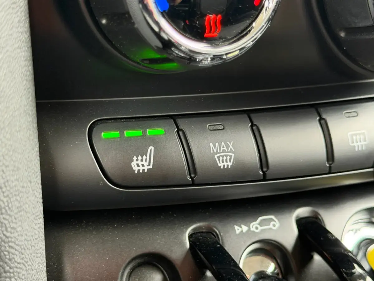 Camden Edition 33 kWh SoH 96% (NL-auto, 1e Eig, Dealer OndH, Carplay, StoelV, PDC, Navi, ClimateCon, CruiseCon, Etc)