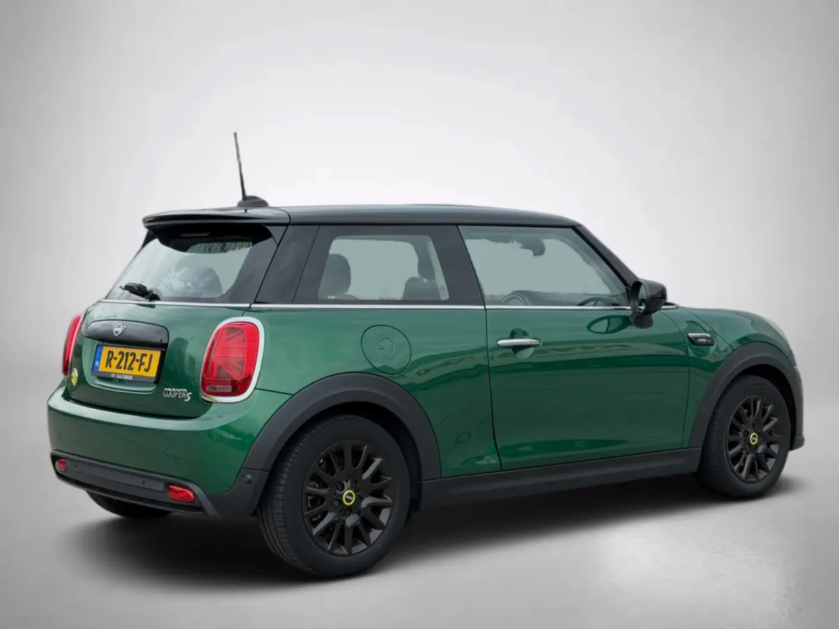 Camden Edition 33 kWh SoH 96% (NL-auto, 1e Eig, Dealer OndH, Carplay, StoelV, PDC, Navi, ClimateCon, CruiseCon, Etc)