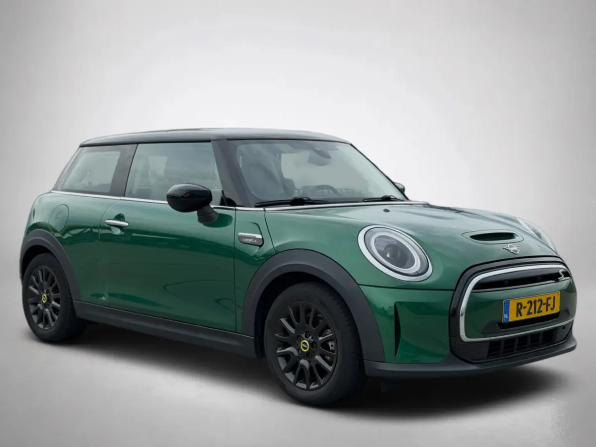 Camden Edition 33 kWh SoH 96% (NL-auto, 1e Eig, Dealer OndH, Carplay, StoelV, PDC, Navi, ClimateCon, CruiseCon, Etc)