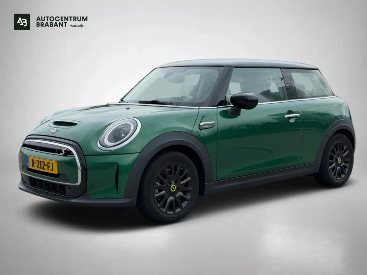 Camden Edition 33 kWh SoH 96% (NL-auto, 1e Eig, Dealer OndH, Carplay, StoelV, PDC, Navi, ClimateCon, CruiseCon, Etc)