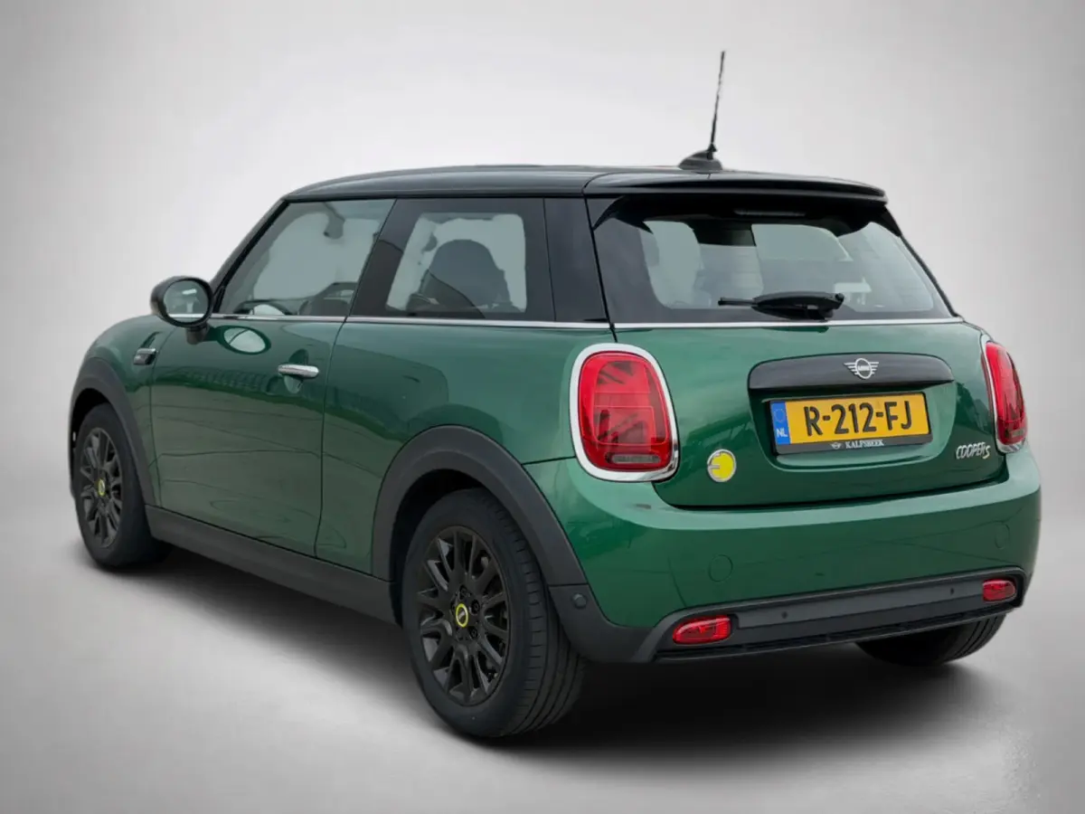 Camden Edition 33 kWh SoH 96% (NL-auto, 1e Eig, Dealer OndH, Carplay, StoelV, PDC, Navi, ClimateCon, CruiseCon, Etc)
