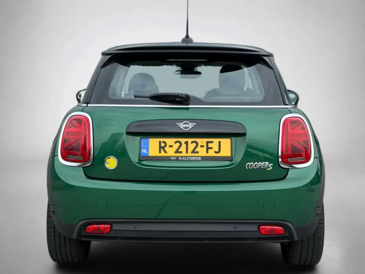 Camden Edition 33 kWh SoH 96% (NL-auto, 1e Eig, Dealer OndH, Carplay, StoelV, PDC, Navi, ClimateCon, CruiseCon, Etc)