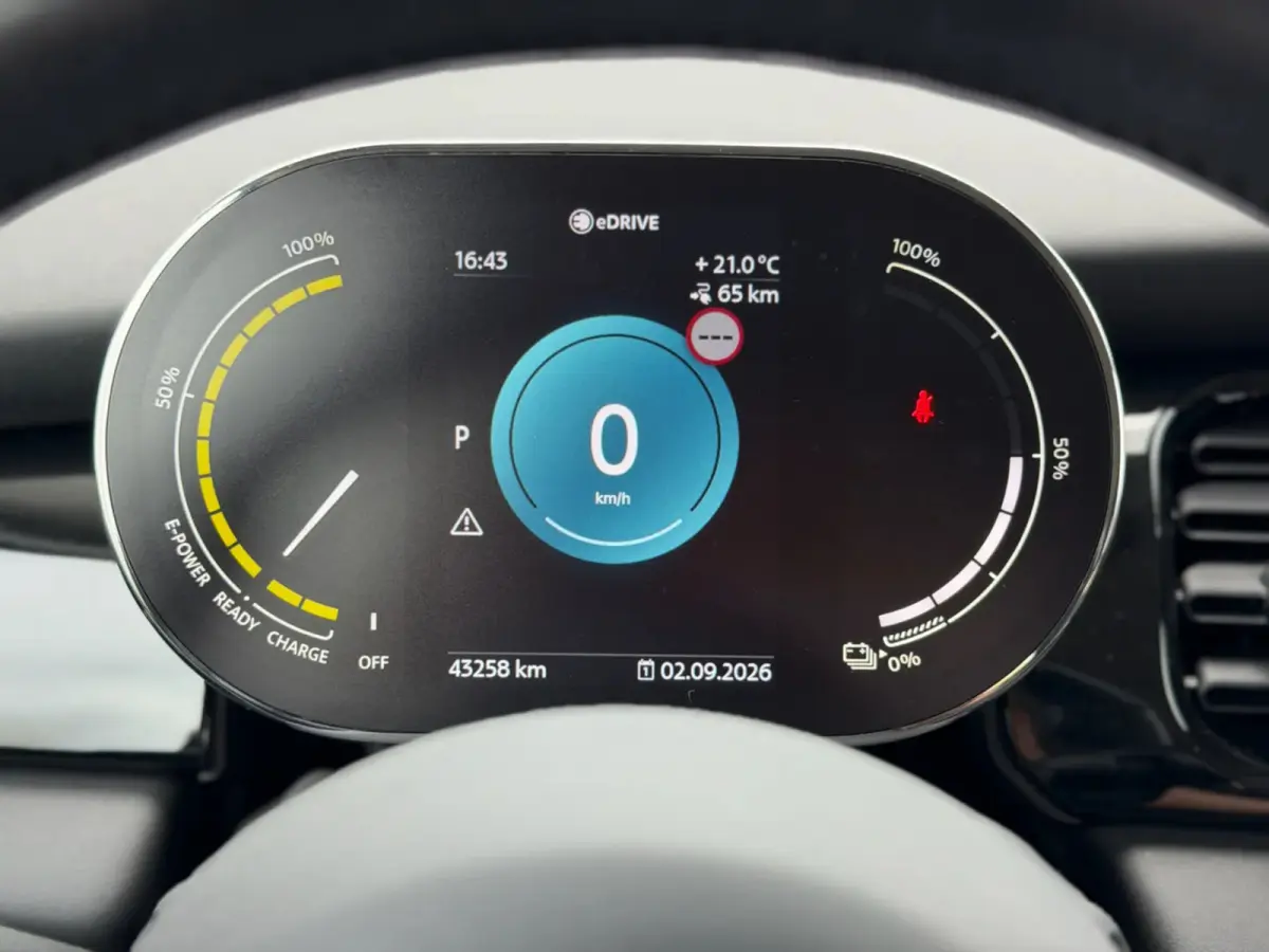 Camden Edition 33 kWh SoH 96% (NL-auto, 1e Eig, Dealer OndH, Carplay, StoelV, PDC, Navi, ClimateCon, CruiseCon, Etc)