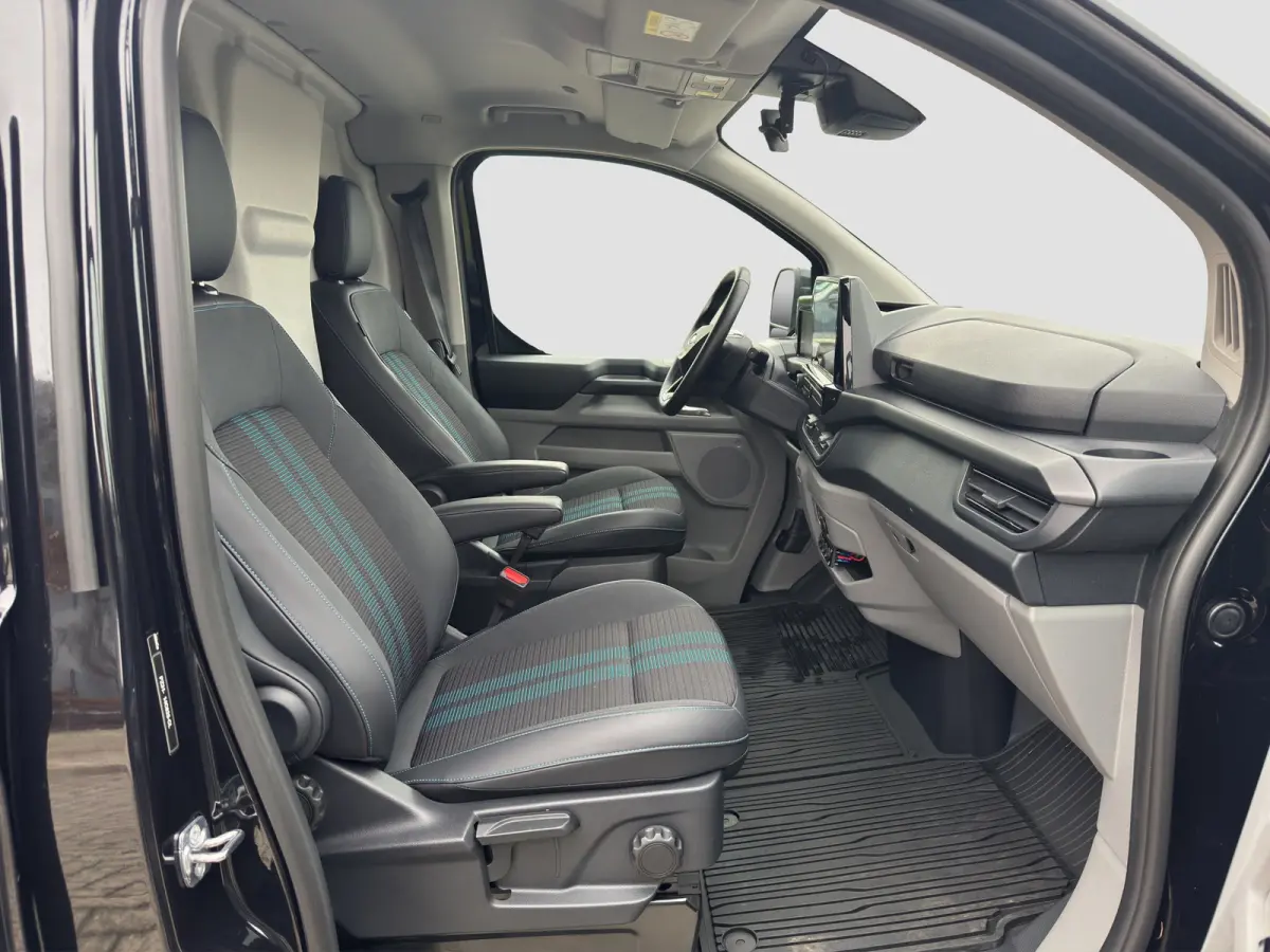 300 2.0 TDCI L1H1 170pk Sport Vol! | Trekhaak | 19 Inch LMV | Camera | | Achteruitrijcamera | Apple Carplay/Android Auto|telefoonintegratie premium | Audio installatie
