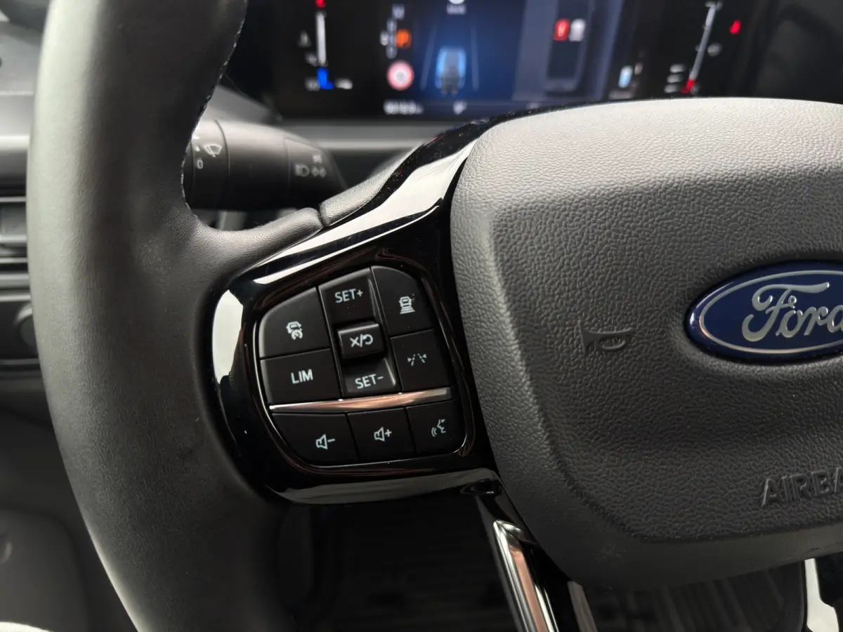 300 2.0 TDCI L1H1 170pk Sport Vol! | Trekhaak | 19 Inch LMV | Camera | | Achteruitrijcamera | Apple Carplay/Android Auto|telefoonintegratie premium | Audio installatie