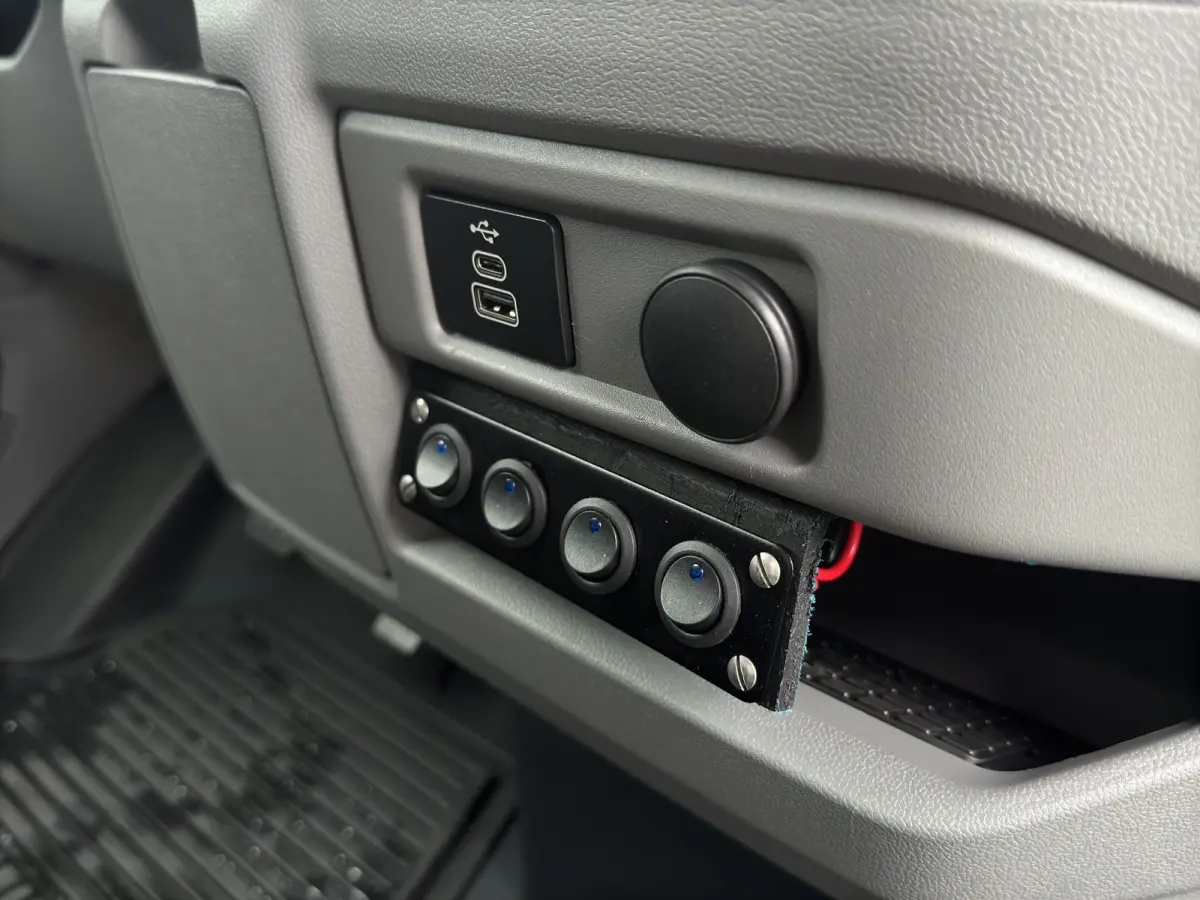 300 2.0 TDCI L1H1 170pk Sport Vol! | Trekhaak | 19 Inch LMV | Camera | | Achteruitrijcamera | Apple Carplay/Android Auto|telefoonintegratie premium | Audio installatie