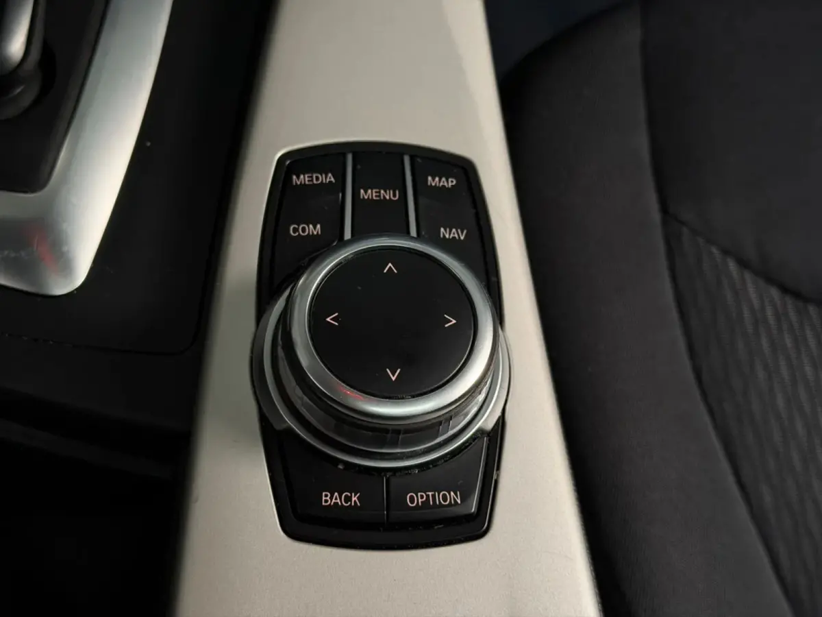 318i Edition Sport High Executive(Goed OndH, Panoramadak, Trekhaak, StoelV, Navi, Climate Con, Cruise Con,Etc)