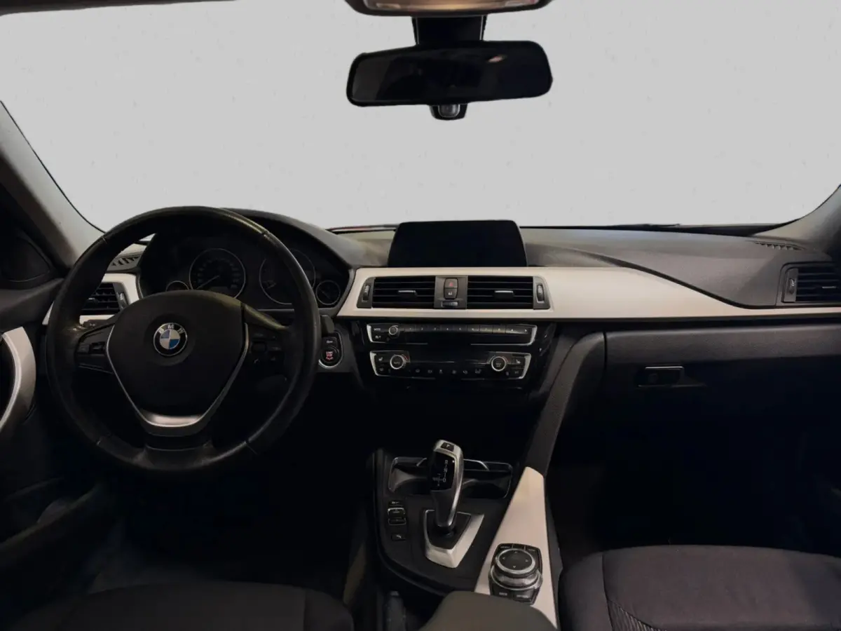 318i Edition Sport High Executive(Goed OndH, Panoramadak, Trekhaak, StoelV, Navi, Climate Con, Cruise Con,Etc)