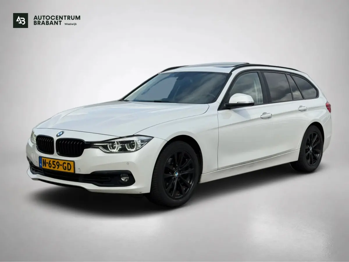 318i Edition Sport High Executive(Goed OndH, Panoramadak, Trekhaak, StoelV, Navi, Climate Con, Cruise Con,Etc)